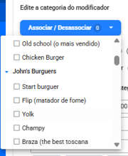 Lista de produtos aberta no Associar / Desassociar, agrupada por categoria do cardápio, com caixas de seleção ao lado de cada produto